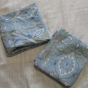 Set of 2 powder blue floral pillowcases